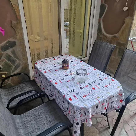 Διαμέρισμα Garden